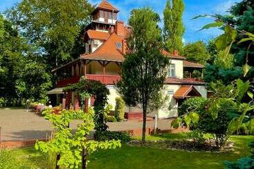 ペンション Straszny Dwór