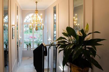 هتل آپارتمان Willa Krakowska