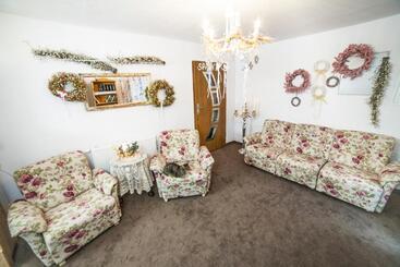 تختخواب و صبحانه Willa Izbica Karpacz