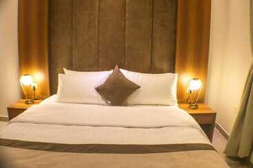 Al Muteb Suites Al Yarmouk