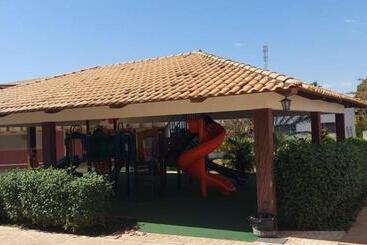 בית מלון כפרי Diroma International