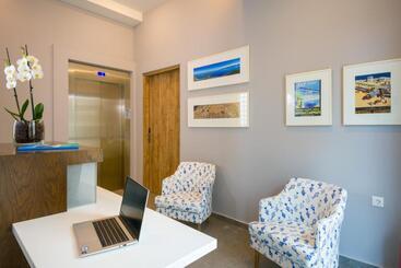 酒店 Elounda Colour Apartments