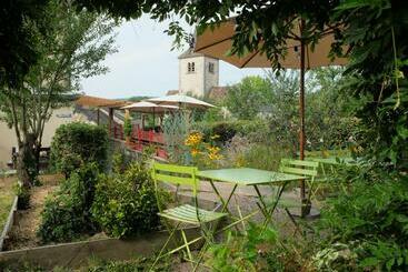 住宿加早餐 Auberge De Poil