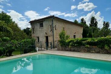 צימר Le Flacon De La Verrouille