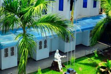 酒店 Airport Sanri Villa /  Shiromi