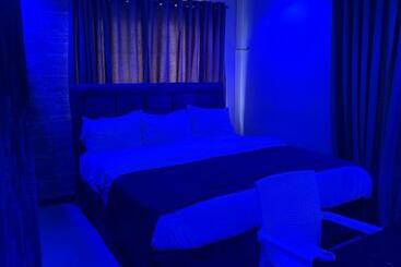 Отель Suite Subzero