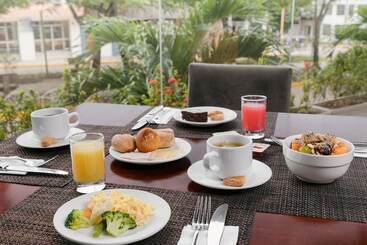 ホテル Suites Pucallpa