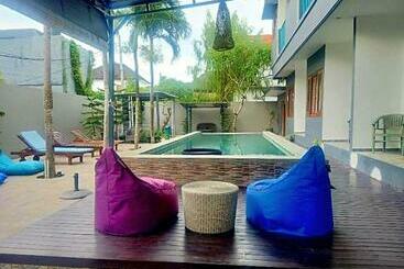 ホテル Sunny Canggu