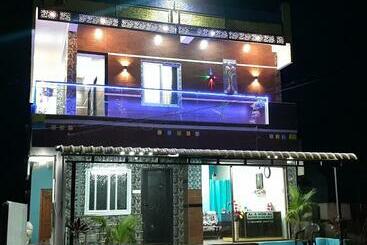 膳宿费 Teja Residency