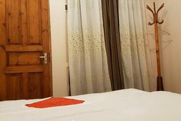 بنسيون Tkhibuli Guest House