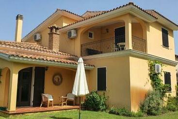 Artemisia Bed And Breakfast