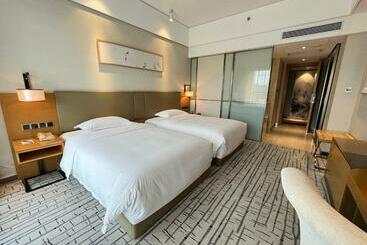 Guangzhou Nanhong Ausotel