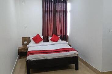 هتل Knight Inn Airport