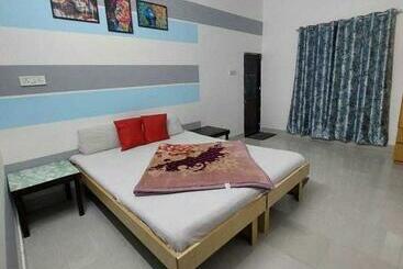 酒店 Oyo 80804 New Rock And Wood