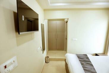 ホテル Oyo 80814 Heaven