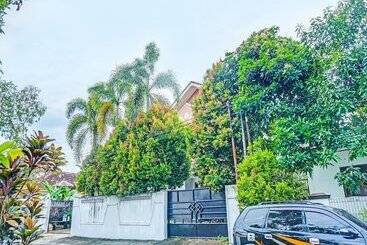 Отель Oyo 92189 Wisma Inayah Syariah