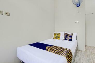 酒店 Spot On 92181 Kristin Homestay