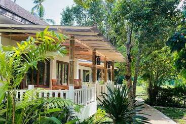 בית מלון כפרי Treeya Lanta