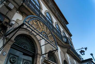 مبيت وإفطار Camões Apartments