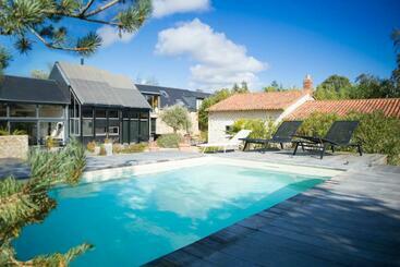 ベッドアンドブレックファースト Chez Mézig