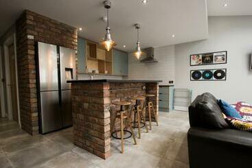 住宿加早餐  Modern City Centre Rooms