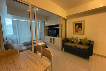 فندق Azure Urban Resort With Wifi And Netflix