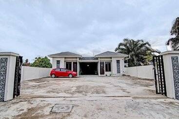 酒店 Oyo 92176 Sandira Syariah