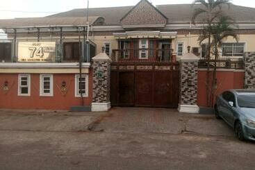 Отель Royal Qbest