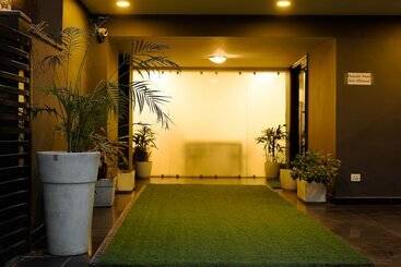 호텔 Saltstayz Golf Course Road