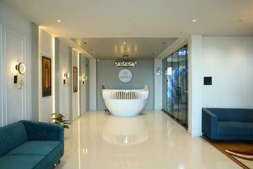 Отель The Parker Inn By Kbnt Group