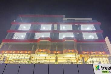 هتل Treebo Destination Inn