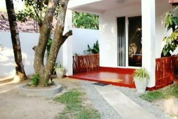 ペンション The Lodge