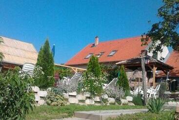 Bed and Breakfast Hand Birtok