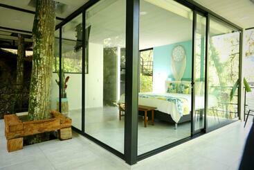 Shambhala Ecohotel Boutique La Vega