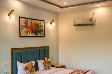 호텔 Dee Fellows Riverside Resort