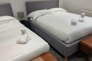 פנסיון Prescot Rooms