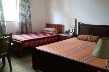 Пансион Sun Shades Residence