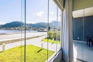 בית מלון כפרי Velinn Pousada Angra Sunset