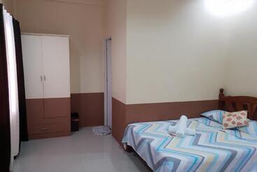 تختخواب و صبحانه Diakopes Inn