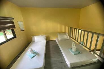 تختخواب و صبحانه Teteng S Apartelle