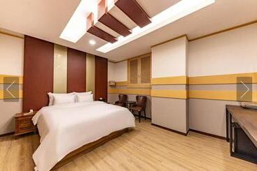 فندق Cheonan Star