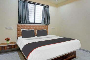 בית מלון כפרי Collection O Rahul Executive & Lodging