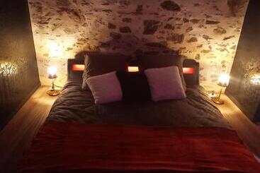 ホテル La Passionnante Gîte Avec Spa Privatif