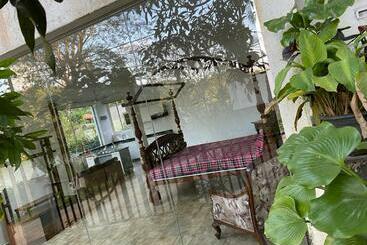 Pensió River Reach Villa