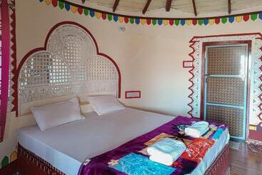 호텔 Dholavira Village Resort