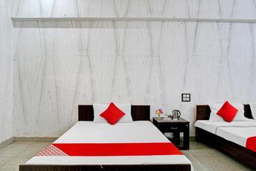 ホテル Flagship Rajaram Singh Blessing Garden And