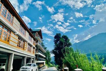 فندق Holly Wings Resort, Manali Riverview Resort