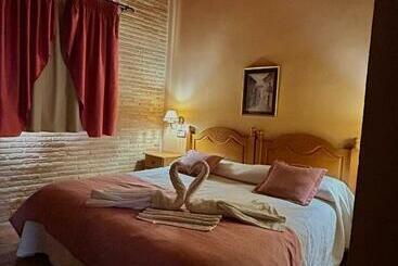 ホテル Hostal Meson Del Rey