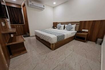 ホテル Maan Villa By G L Group