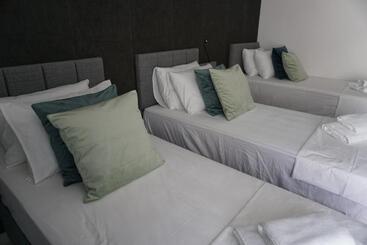 هتل آپارتمان Korzo Suites